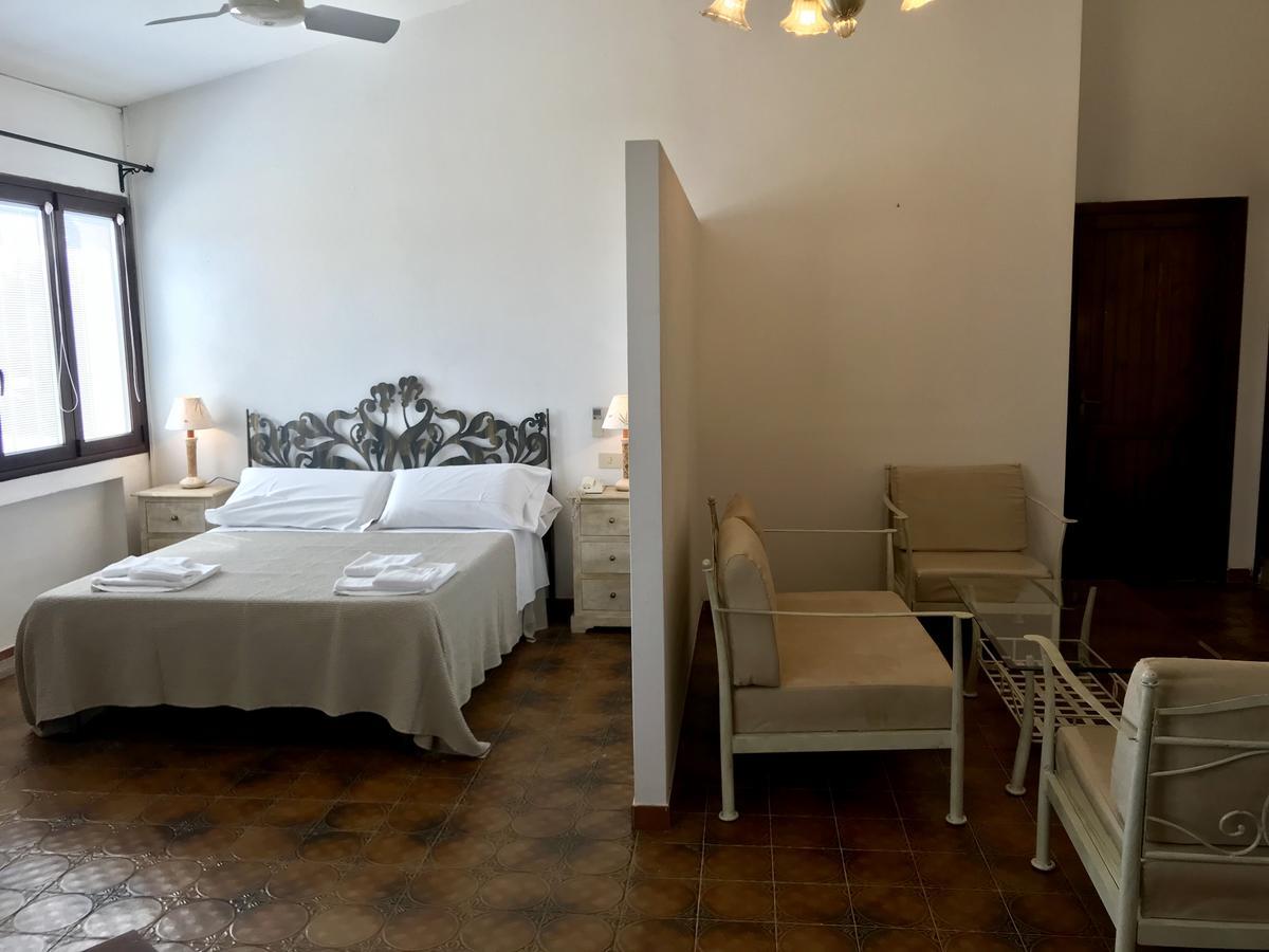 Hotel Su Meriagu Capitana Extérieur photo