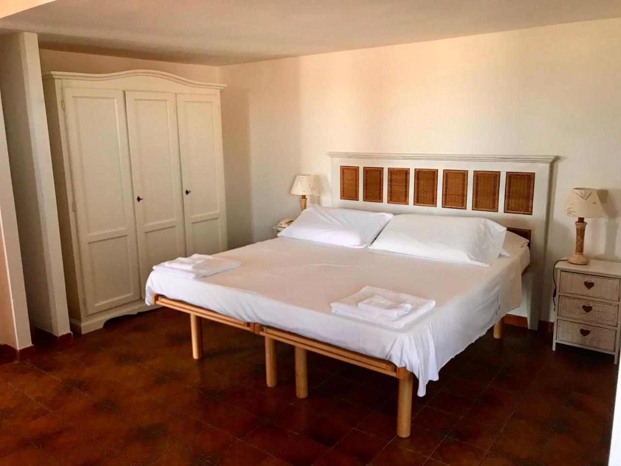 Hotel Su Meriagu Capitana Extérieur photo